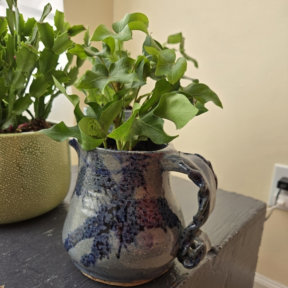 Welcome to my closet! - Picture 3 of 5